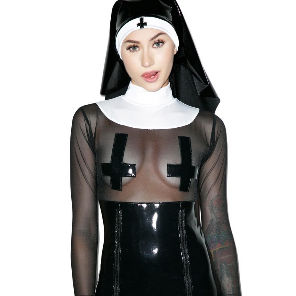 Sinful Mama Don’t Preach costume